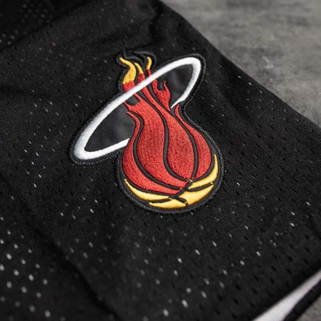 Miami Heat Retro Black Basketball Shorts 4 Short Miami Heat Retro 4